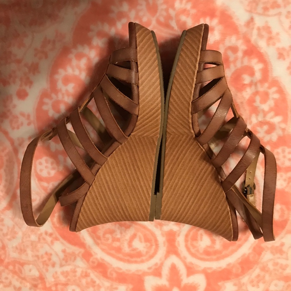 Brown heel sandals. size 7.5